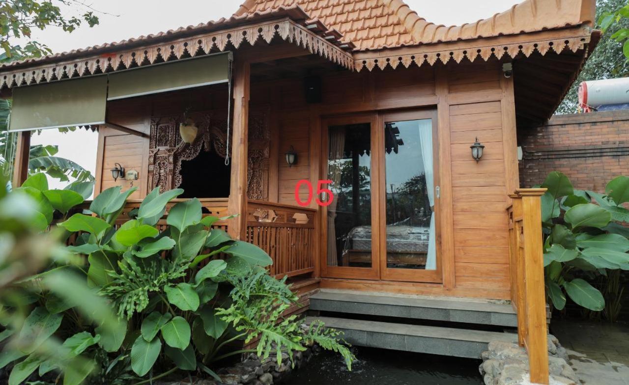 Joglo Jawa Jepara Exterior photo