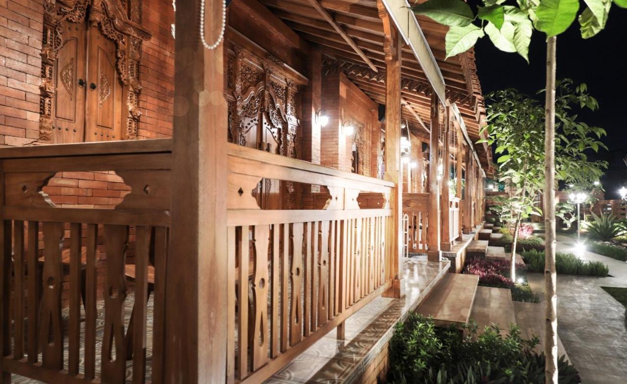 Joglo Jawa Jepara Exterior photo